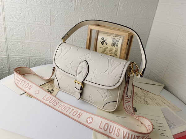 ルイヴィトンバッグ背面デザイン